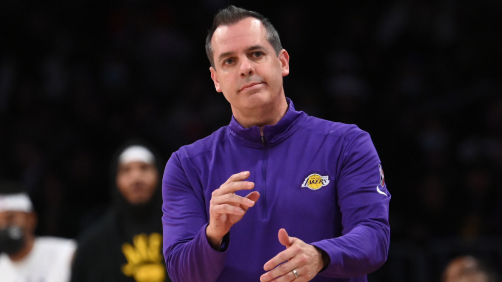 Lakers chcą, aby Russell Westbrook został zdegradowany do ławki, ale Frank Vogel jak dotąd opierał się, mówi raport
