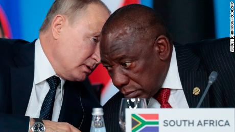 Analiza: Dlaczego niektóre kraje afrykańskie dwa razy zastanawiają się nad wezwaniem Putina