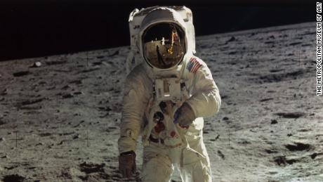 Próbki księżycowe Apollo 11 szukały oznak życia