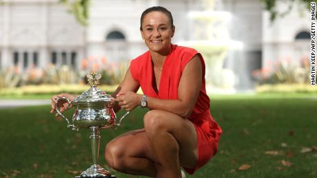 Numer jeden na świecie, Ashleigh Barty, ogłosiła, że ​​przejdzie na emeryturę z profesjonalnego tenisa