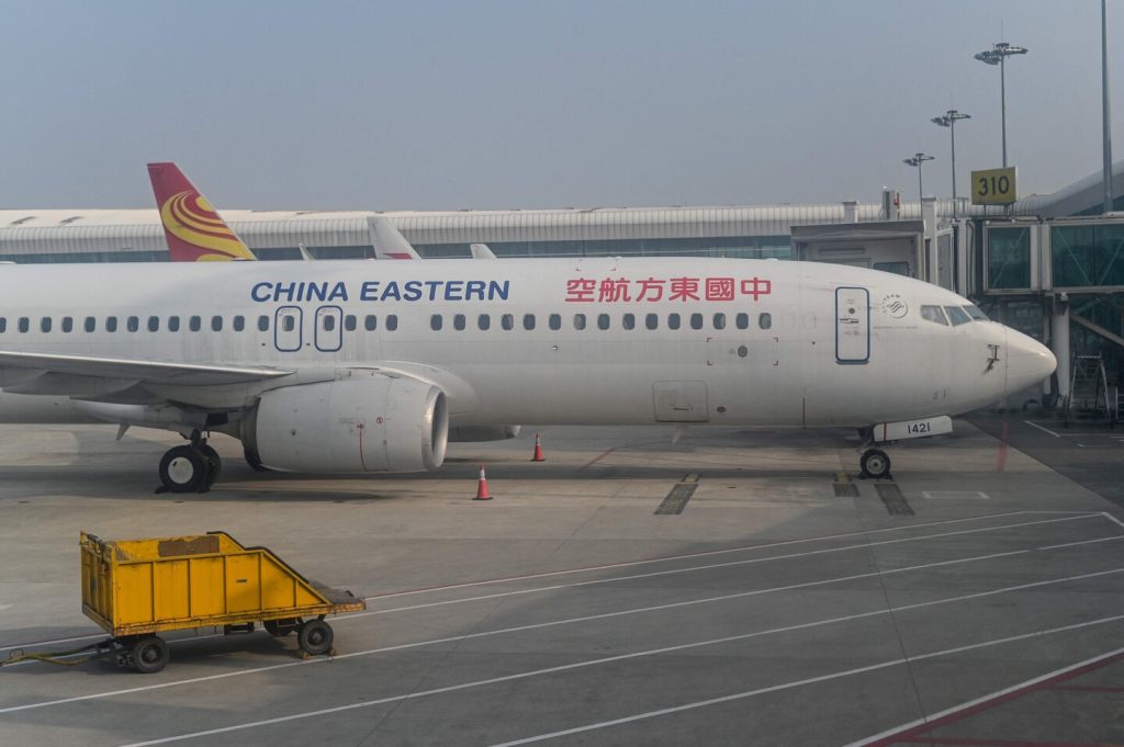Samolot Boeing 737 rozbija się w górach w chińskim regionie Guangxi;  132 na pokładzie