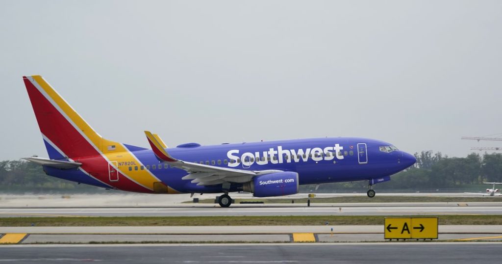 Southwest Airlines i inne linie lotnicze odwołały setki dodatkowych lotów w niedzielę, ponieważ opóźnienia narastały w weekend