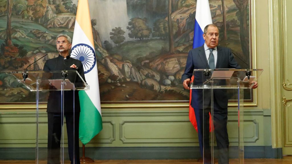 Wizyta Siergieja Ławrowa stawia Indie pod presją