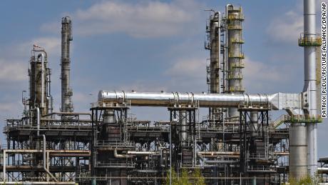 Rafineria ropy PCK w Schwedt w Niemczech należy do rosyjskiego Rosnieftu. 