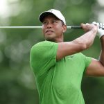 Tiger Woods wraca do gry w drugiej rundzie, aby dostać się do PGA Championship