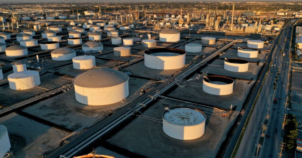 Olej osiada na sile destylatu, obawy dotyczące dostaw