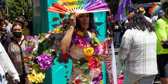 Coroczny Queens Pride Festival rozpoczyna miesiąc gejowskich obchodów w mieście, 5 czerwca 2022 r., w dzielnicy Jackson Heights w Queens w stanie Nowy Jork. 