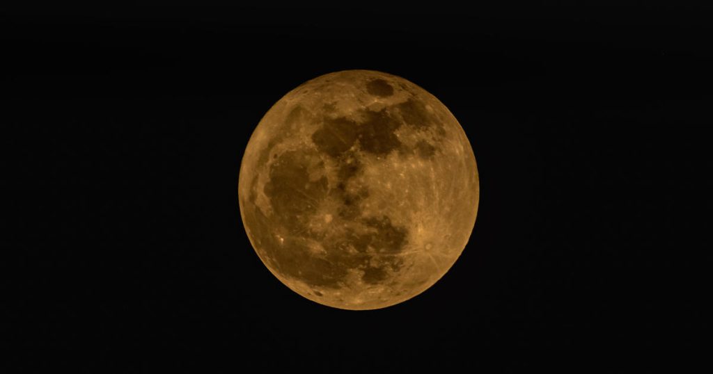 Olbrzymi truskawkowy księżyc w czerwcu zawładnie niebo we wtorek wieczorem