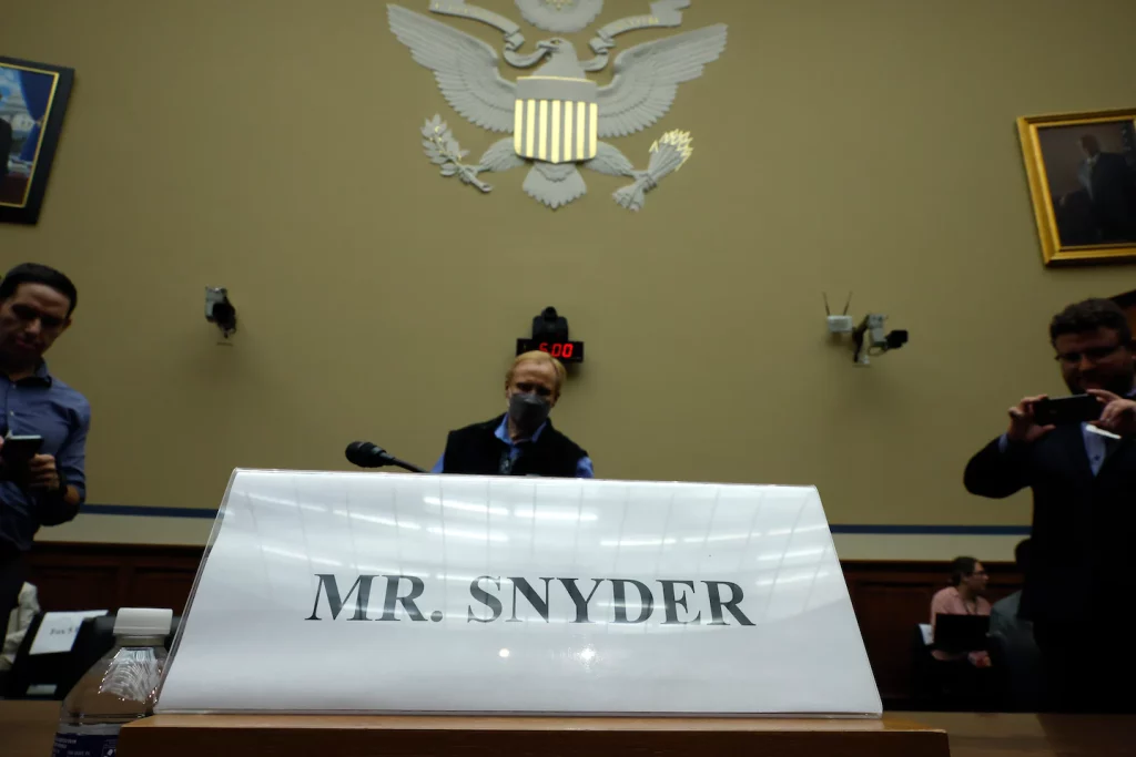 Daniel Snyder zmierzy się z pytaniami Komisji Izby Reprezentantów pod przysięgą w czwartek
