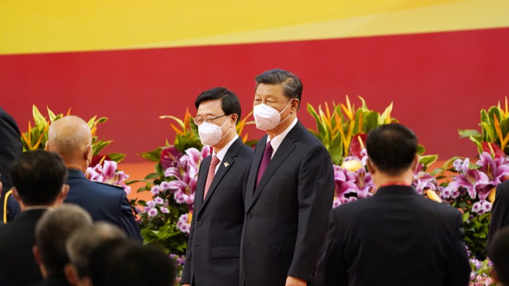 Prezydent Chin: Hongkong przechodzi od chaosu do władzy