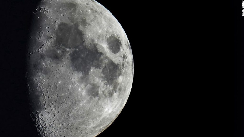 Części księżyca mogą zapewniać temperatury odpowiednie dla ludzi