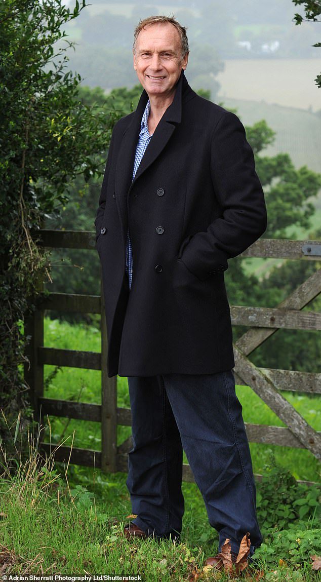 Evans został sfotografowany w swoim domu w Totnes w Devon we wrześniu 2010 r.