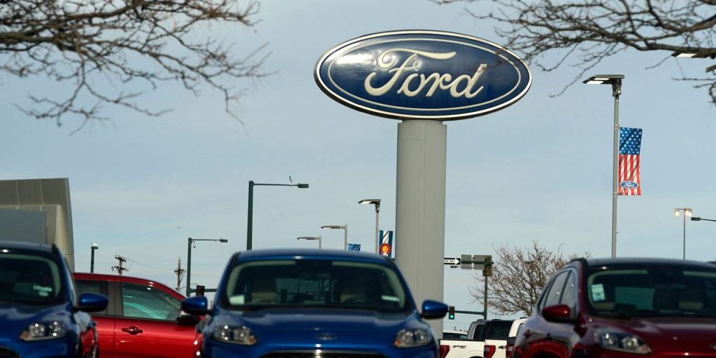 Wytrzymałość dachu starszych ciężarówek Forda została zakwestionowana przez werdykt jury o wartości 1,7 miliarda dolarów