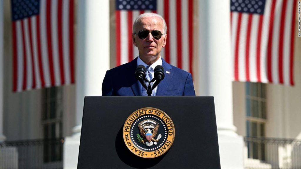Biden podpisuje wejście w życie zarządzenia wykonawczego w sprawie kompleksowej amerykańskiej ustawy o produkcji chipów