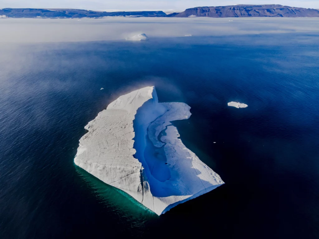 Pokrywa lodowa Grenlandii powoduje, że poziom morza podnosi się o prawie stopę