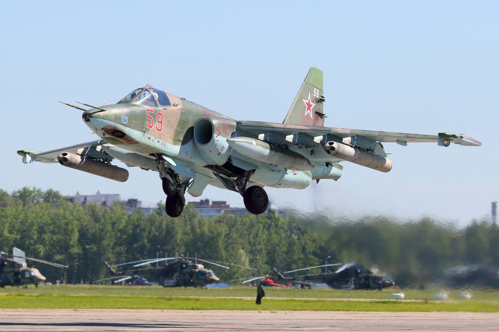 Samoloty bojowe Su-25 są w użyciu od 1976 roku, a każdy samolot kosztuje około 11 milionów dolarów.