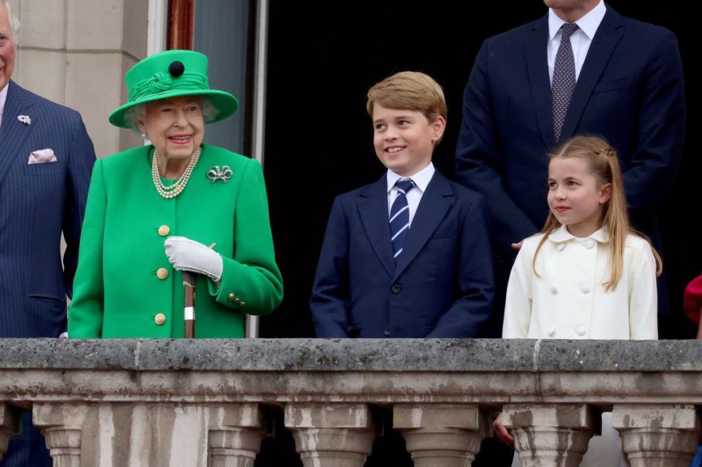Książę Jerzy i księżniczka Charlotte biorą udział w pogrzebie królowej Elżbiety II
