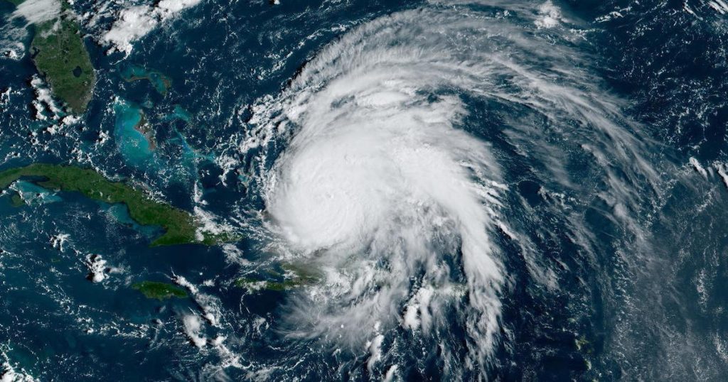 Huragan Fiona uderza w Wyspy Turks i Caicos jako „zagrażająca życiu” burza kategorii 3