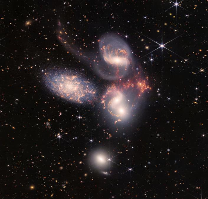 Zdjęcie wykonane przez pięciokrotny teleskop Jamesa Webba na pokładzie Stephane'a.