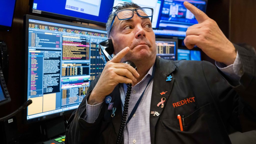Dow Jones wzrósł o 500 punktów w ostatniej godzinie handlu po tym, jak Powell zasygnalizował mniejsze podwyżki stóp procentowych.
