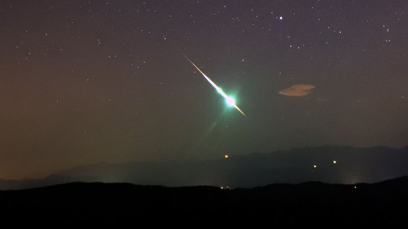 Południowe deszcze meteorów na Taurydach przyniosą w tym tygodniu wzrost liczby ognistych kul