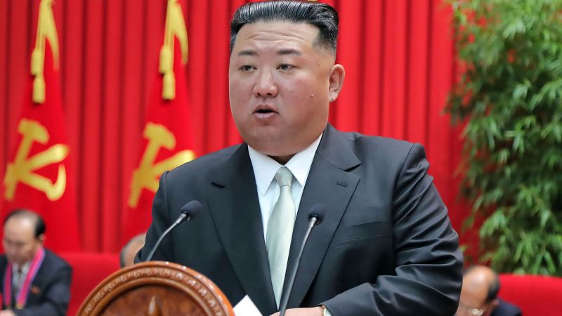 Południowokoreańscy i japońscy urzędnicy twierdzą, że Korea Północna wystrzeliła podejrzaną międzykontynentalną międzykontynentalną rakietę balistyczną do morza u wybrzeży Japonii.