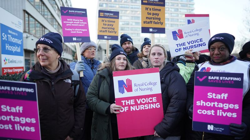 Brytyjskie pielęgniarki rozpoczynają historyczny strajk, ponieważ kryzys płacowy i kadrowy zagraża NHS