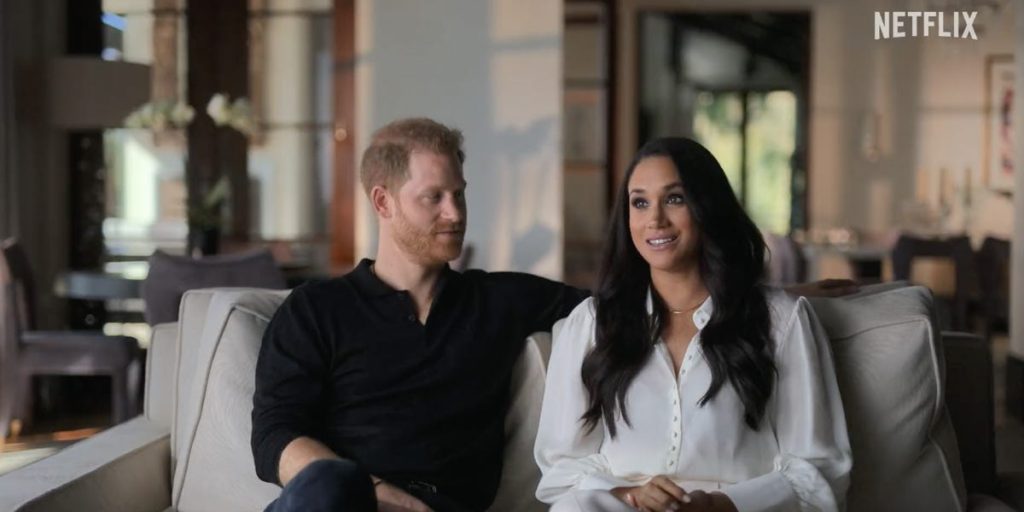 Książę Harry i Meghan Markle chcą przeprosin od rodziny królewskiej: raport